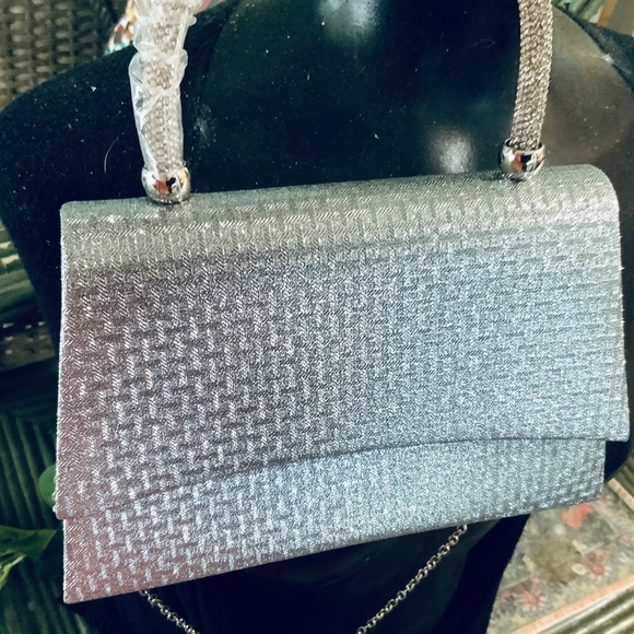 SILVER Evening Bag 🩷 BELOW WHOLESALE JEWELED HANDLE W/CHAIN NWOT HANDBAG - Picture 5 of 12